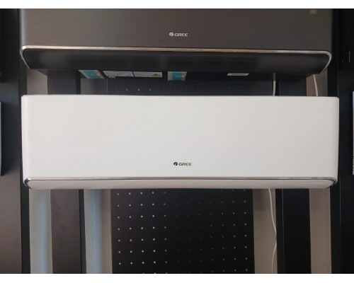 Gree AIRY GWH18AVDXE-K6DNA1A Inverter White R32